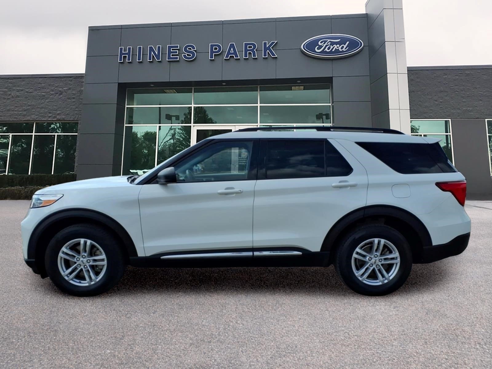 2023 Ford Explorer AWD XLT 4dr SUV