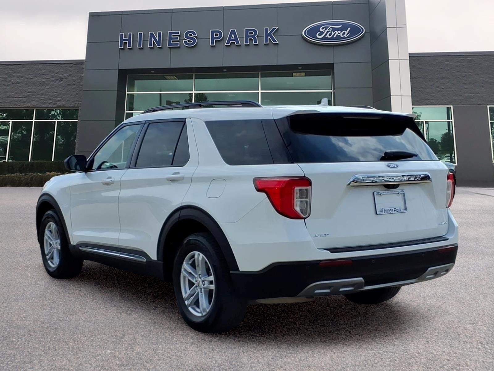 2023 Ford Explorer AWD XLT 4dr SUV
