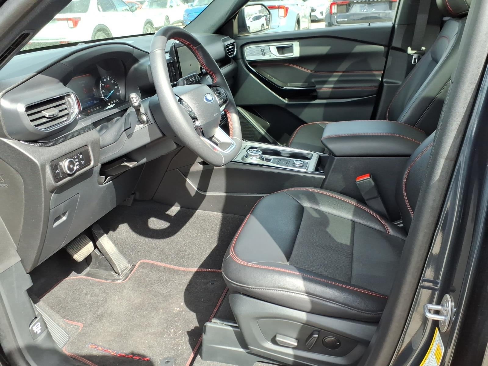 2024 Ford Explorer ST-Line