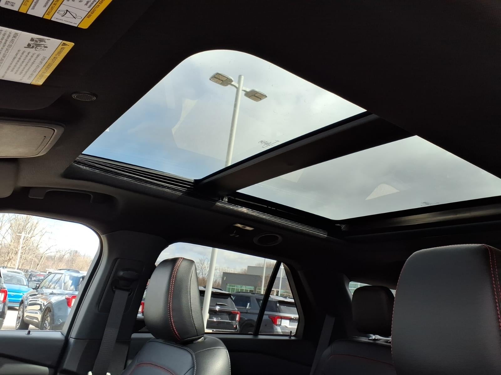 2024 Ford Explorer ST-Line