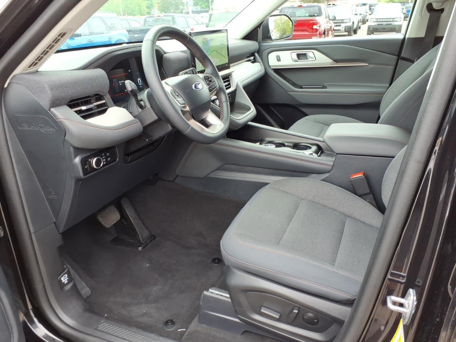2025 Ford Explorer AWD Active 4dr SUV
