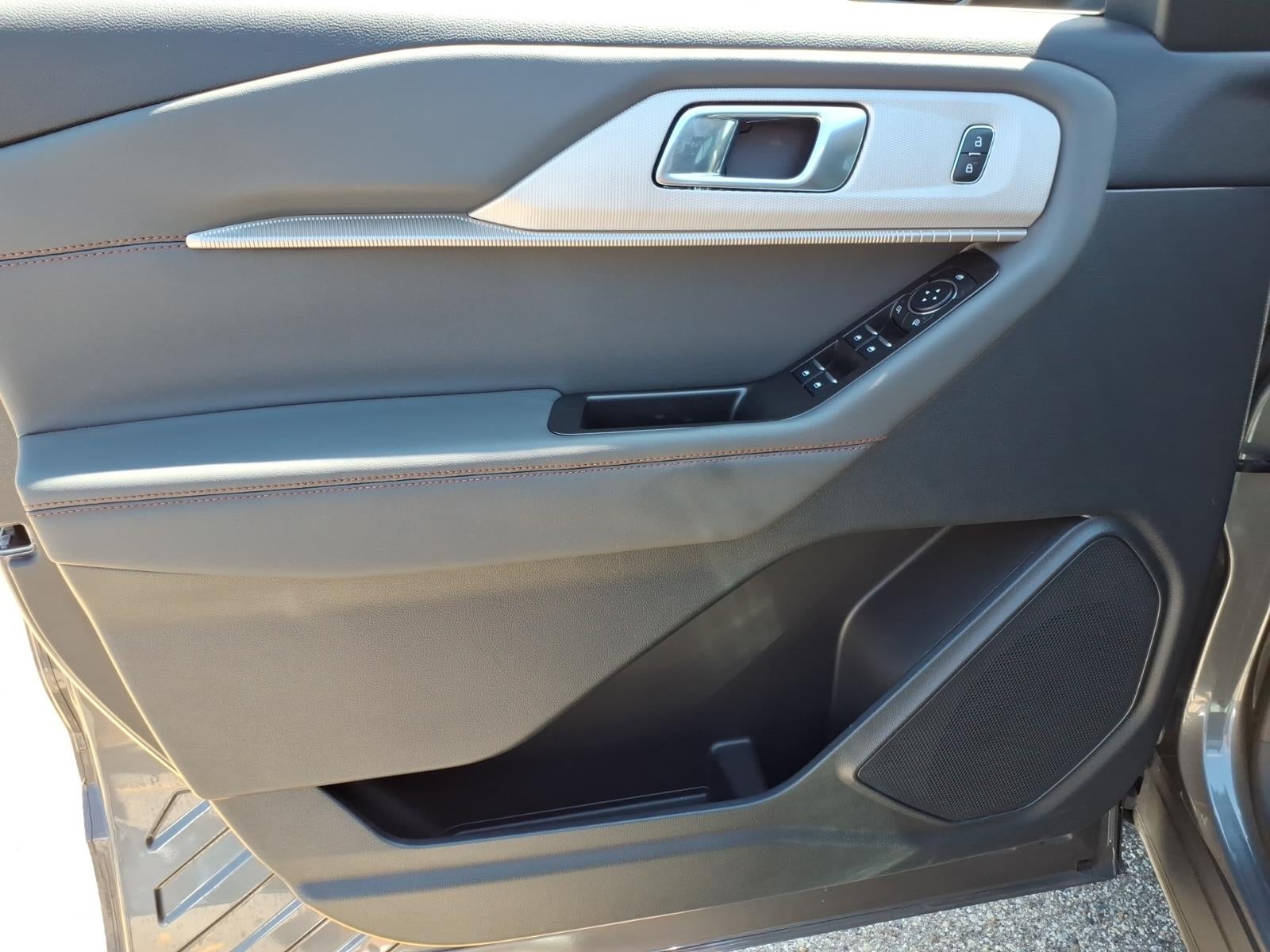 2025 Ford Explorer AWD Active 4dr SUV