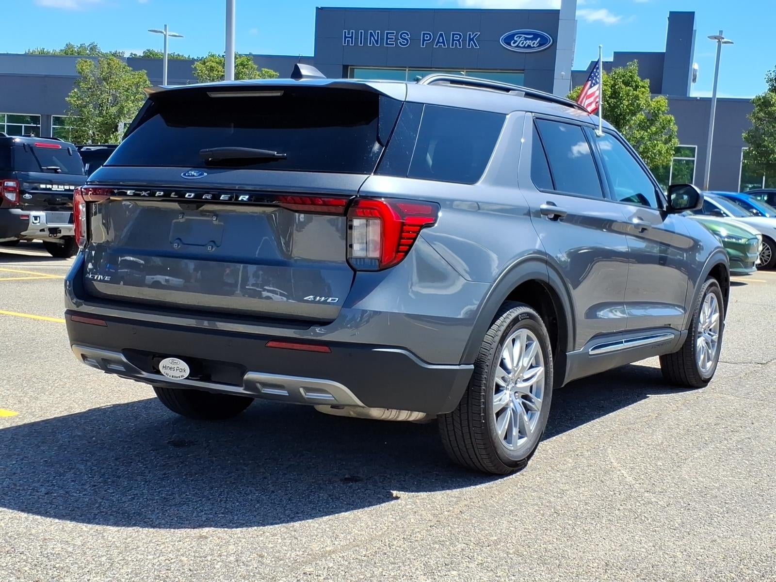 2025 Ford Explorer AWD Active 4dr SUV