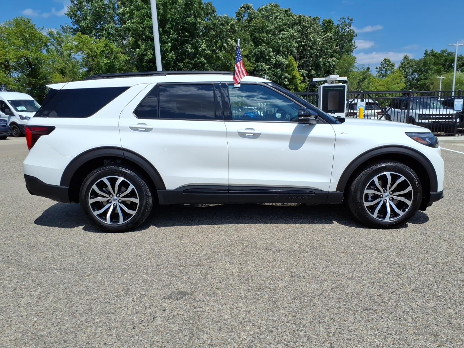 2025 Ford Explorer AWD ST-Line 4dr SUV
