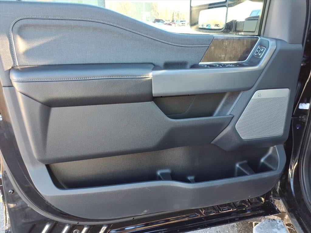 2023 Ford F-250SD Lariat 8 ' BOX