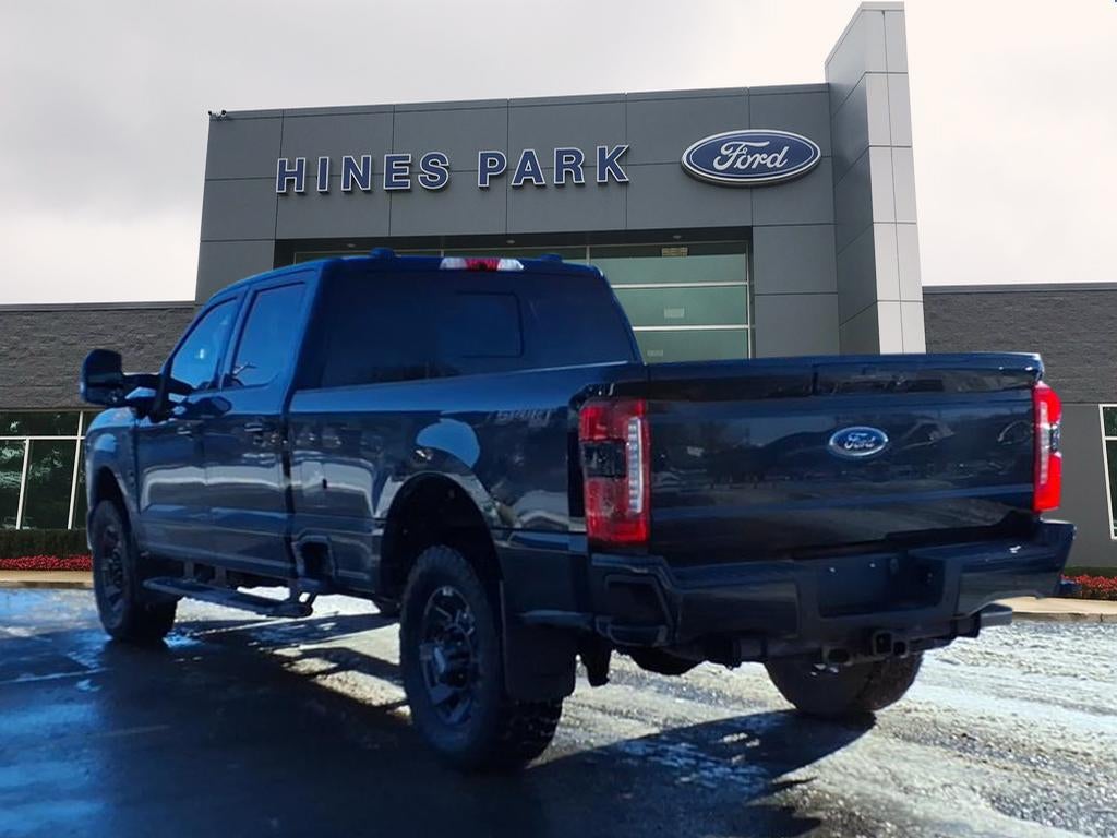 2023 Ford F-250SD Lariat 8 ' BOX