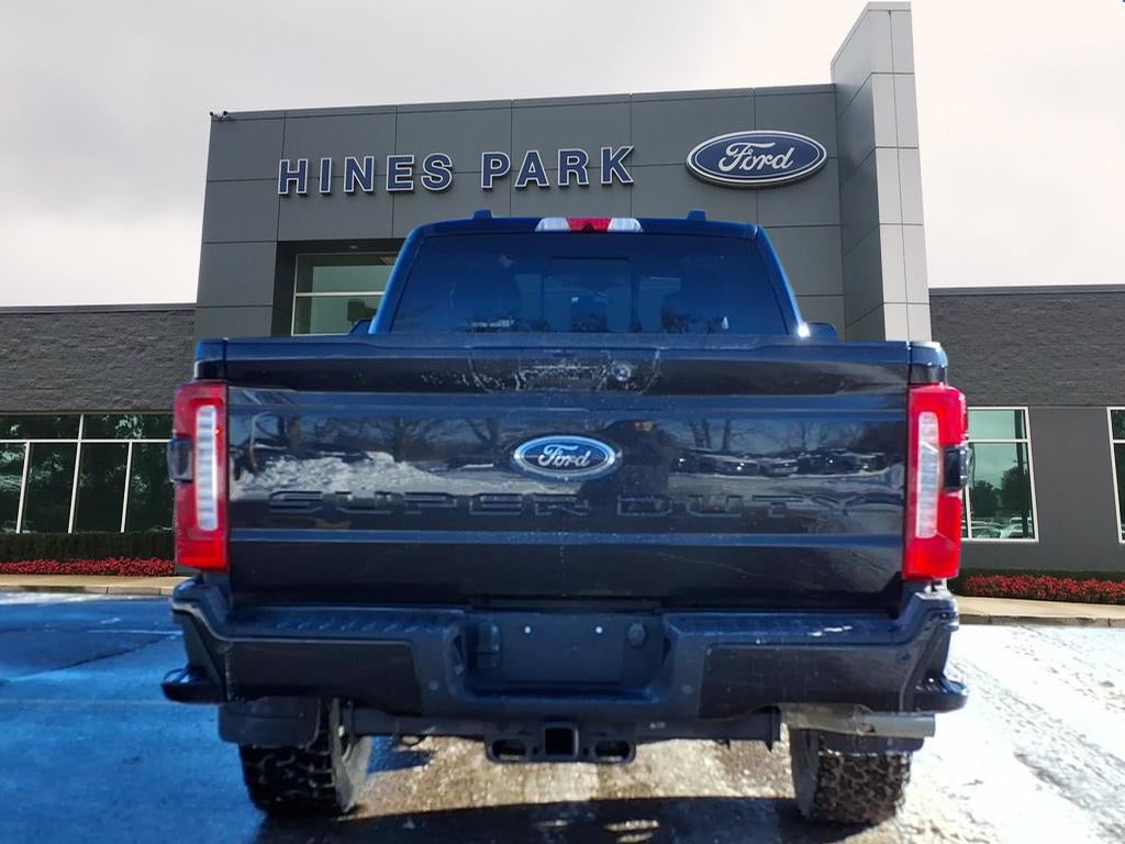 2023 Ford F-250SD Lariat 8 ' BOX