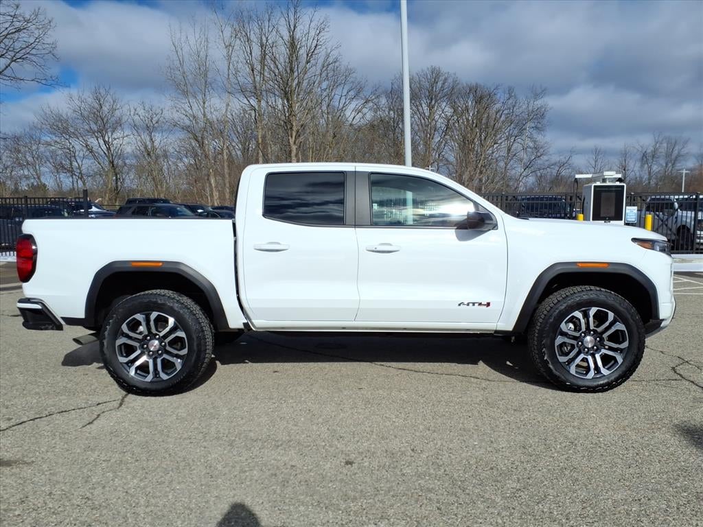 2024 GMC Canyon AT4