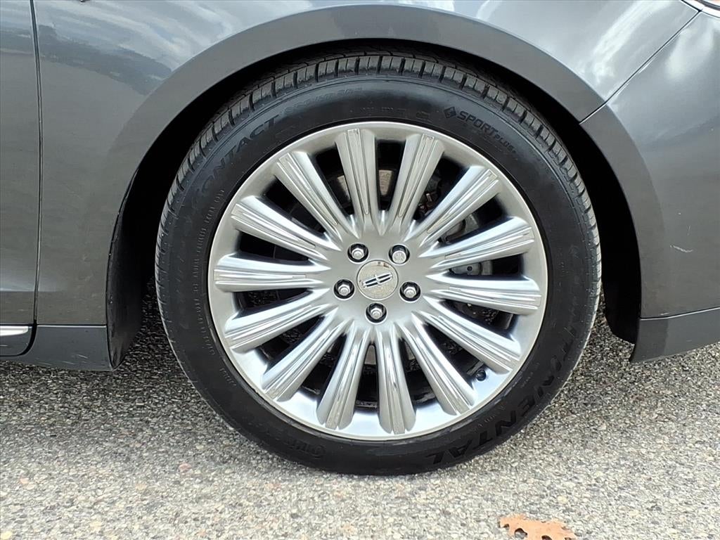 2016 Lincoln MKS Base