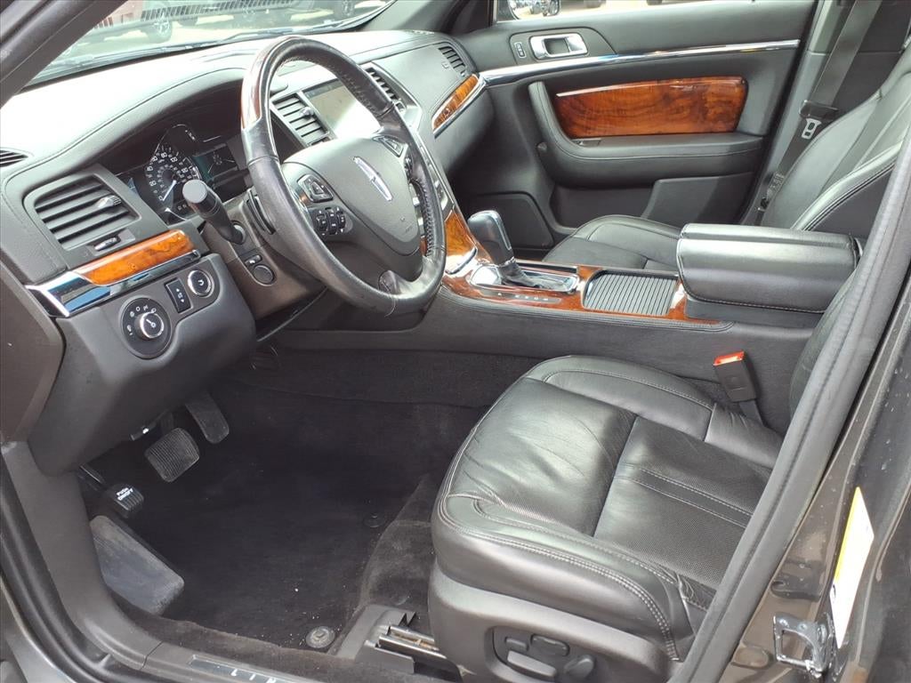 2016 Lincoln MKS Base