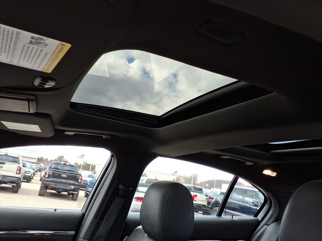 2016 Lincoln MKS Base