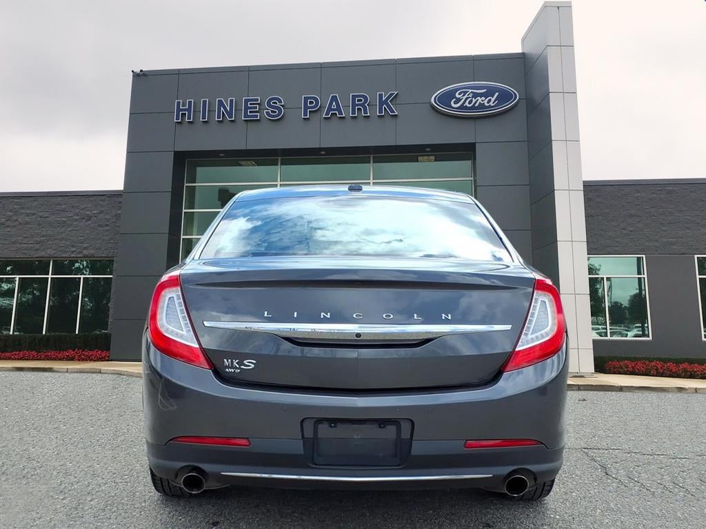 2016 Lincoln MKS Base