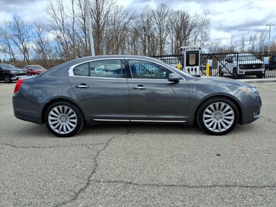 2016 Lincoln MKS Base