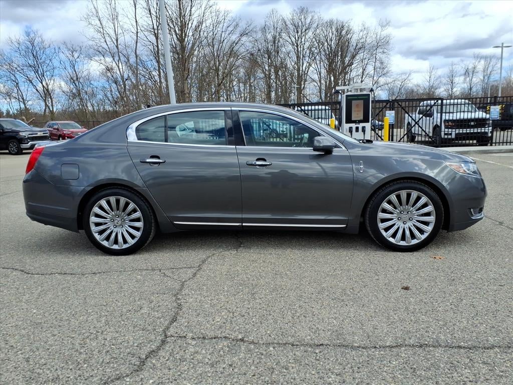 2016 Lincoln MKS Base