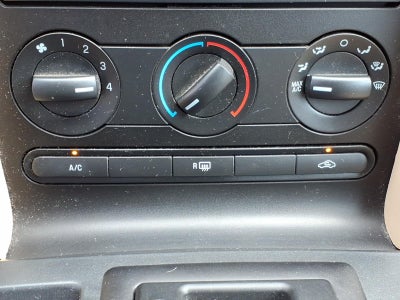 2008 Ford Mustang V6 Deluxe