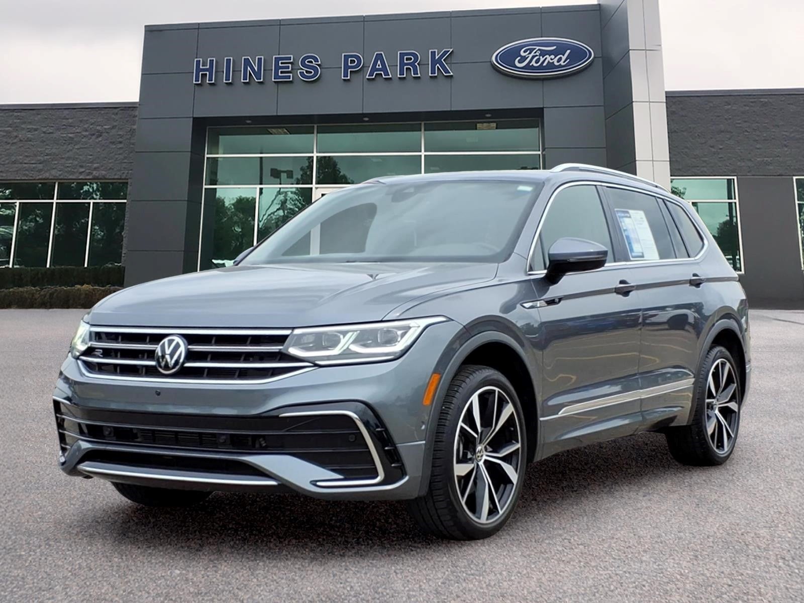 2022 Volkswagen Tiguan 2.0T SEL R-Line 4Motion