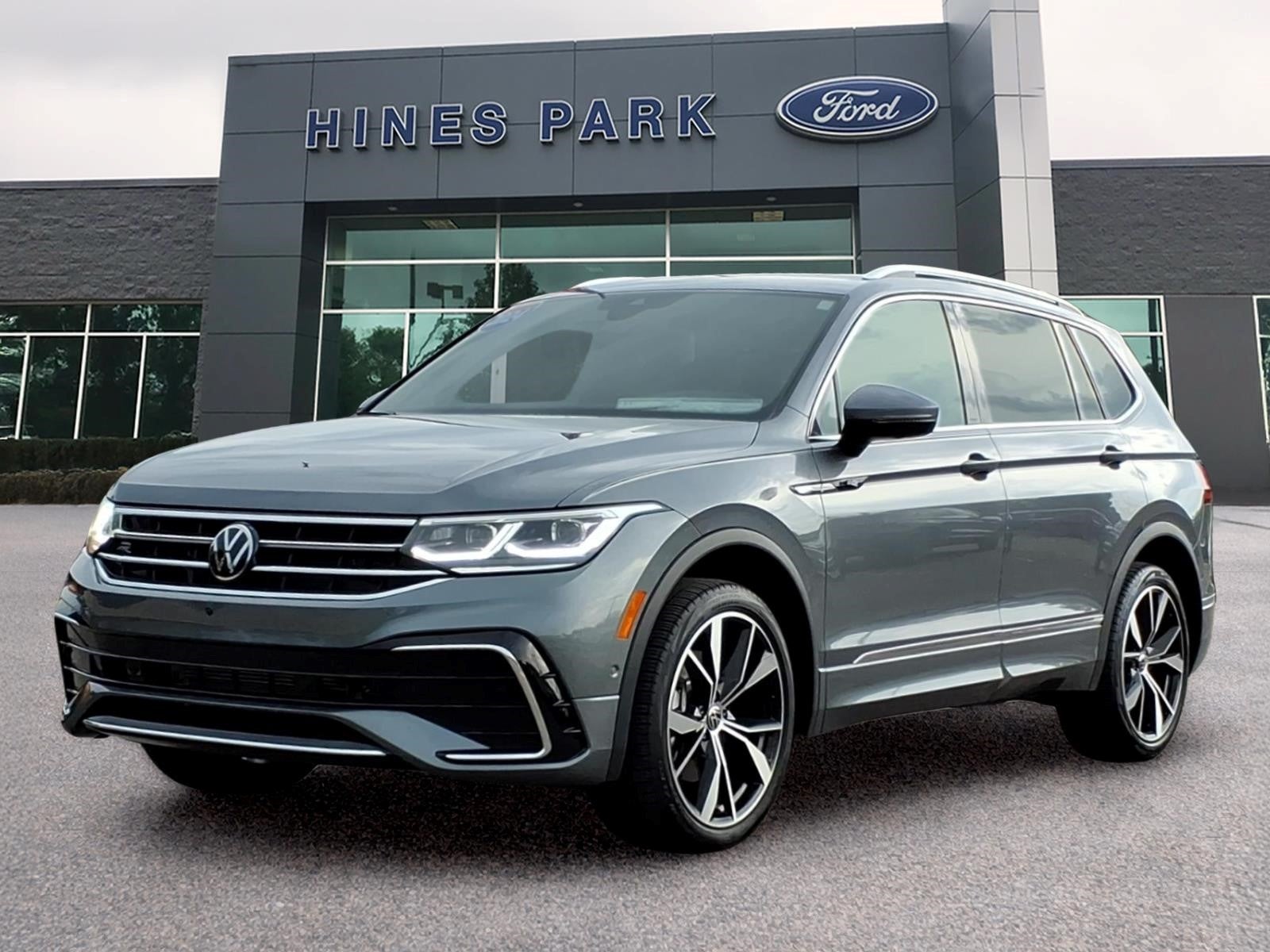 2024 Volkswagen Tiguan AWD SEL R-Line 4Motion 4dr SUV