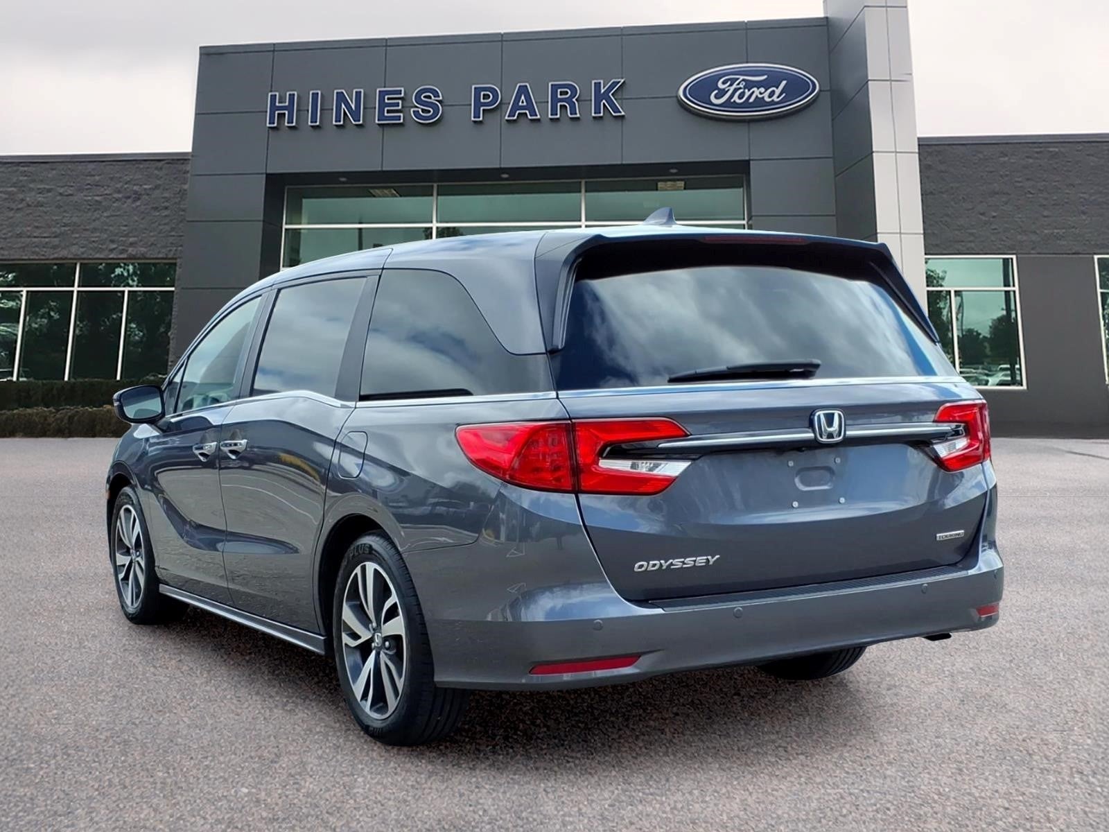 2022 Honda Odyssey Touring 4dr Mini-Van