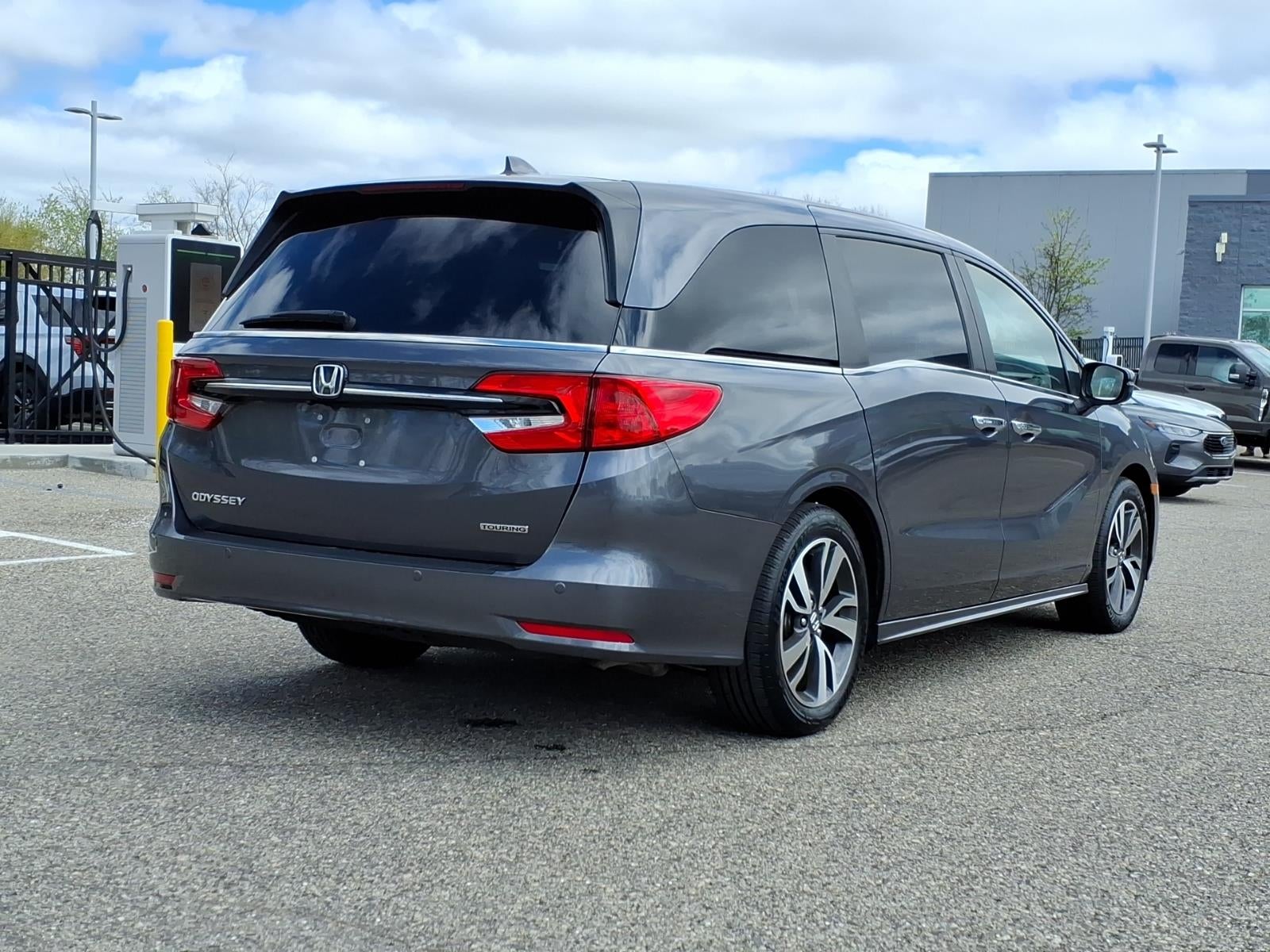 2022 Honda Odyssey Touring 4dr Mini-Van