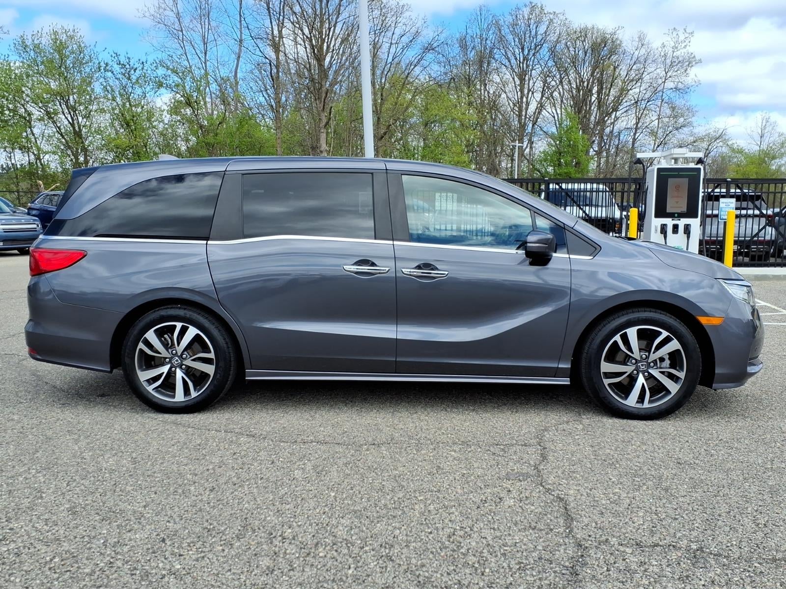 2022 Honda Odyssey Touring 4dr Mini-Van