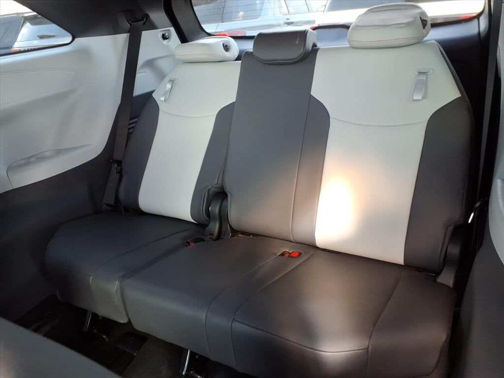 2022 Toyota Sienna XSE 7 Passenger