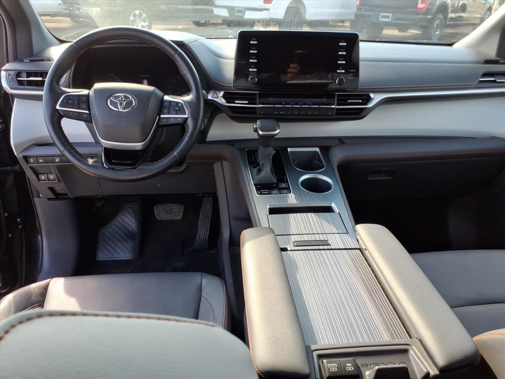 2022 Toyota Sienna XSE 7 Passenger